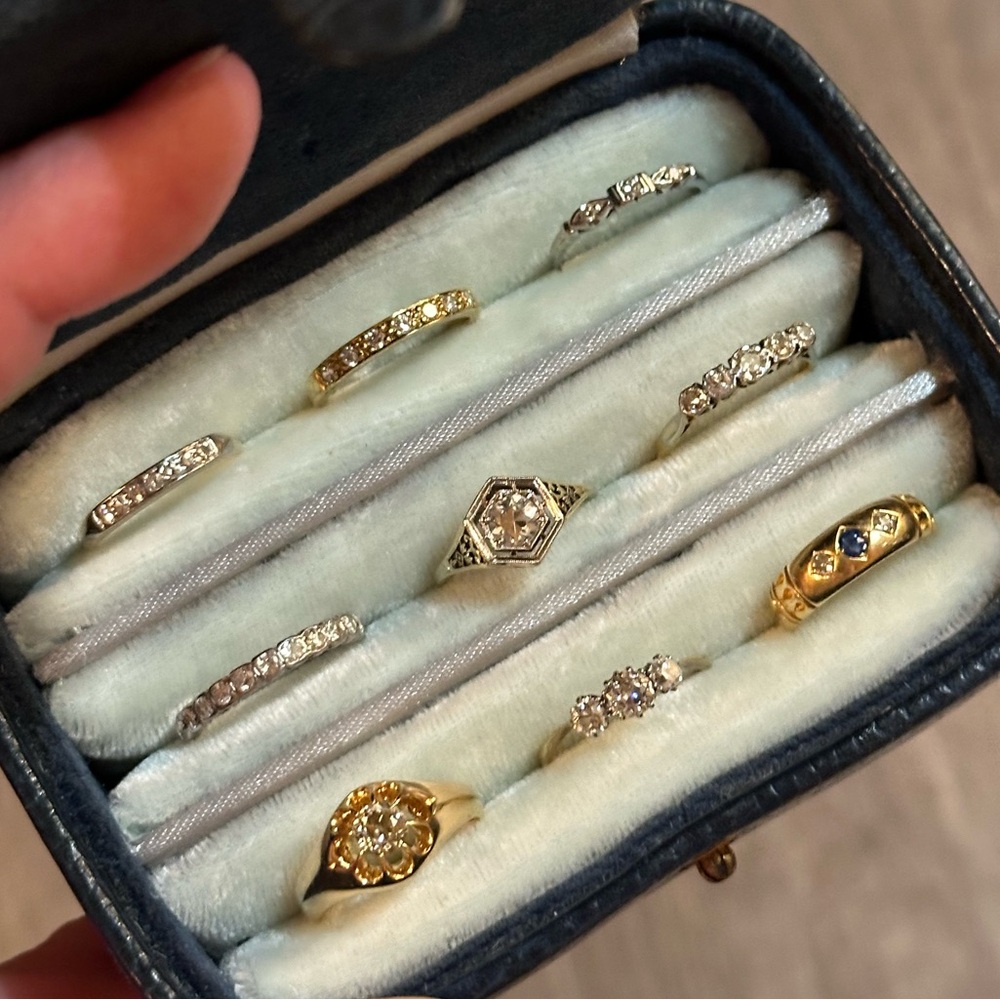Antique 18K Gold Diamond Rings - Picture 4 of 11